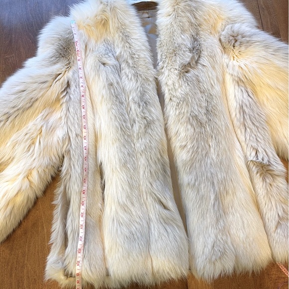 Custom Genuine Vintage Arctic Fox Fur Coat - Excellent Condition, Well Cared For - Picture 5 of 13